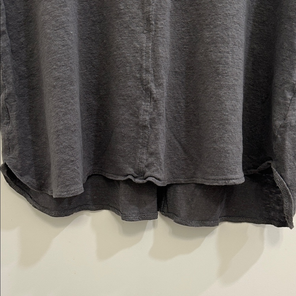 Tahari Dark Gray Short Sleeve V-Neck Tee - Picture 3 of 7